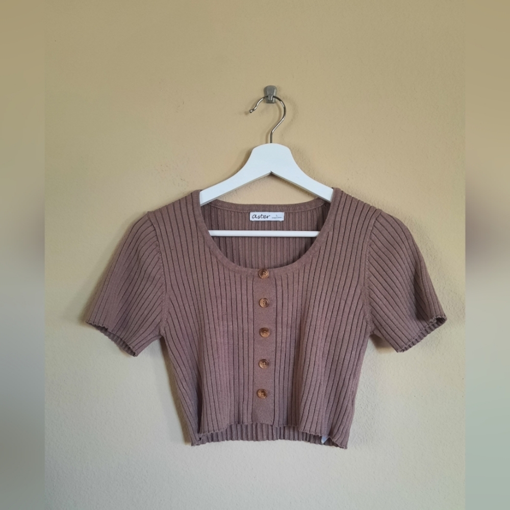 Aster Lightweight Women's Ribbed Button-Up Top - Brown
